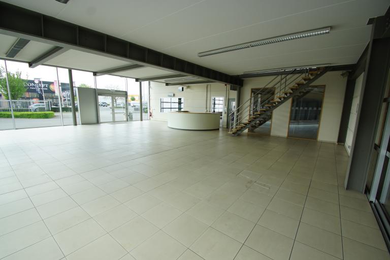 Activo_Magazijn_met_showroom_Kuurne_14_061_36175.JPG